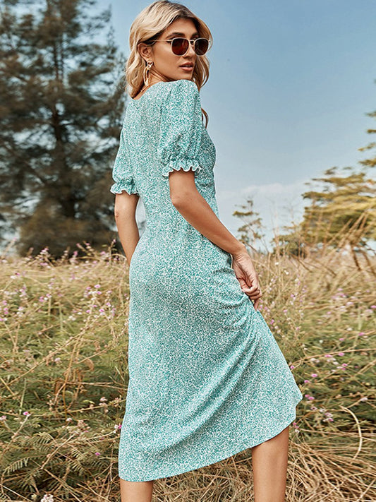 Robe Bleue à Fleurs